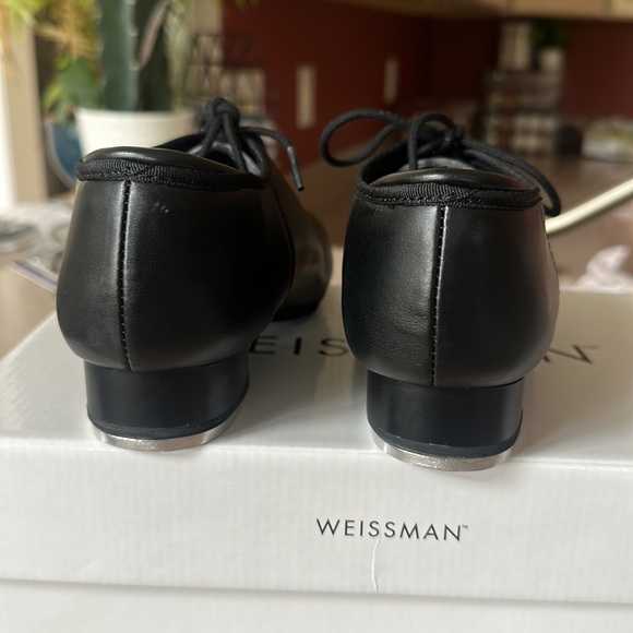 Weissman Lace-Up Tap Shoe
W1600 - 5AM - Picture 4 of 8